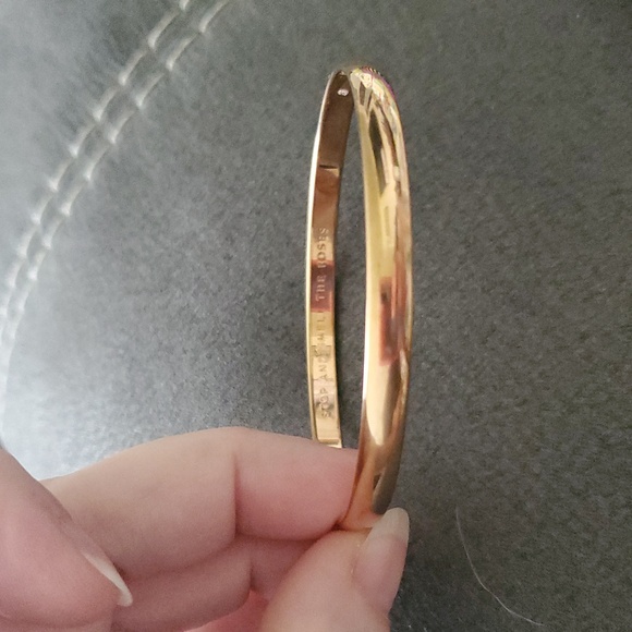 kate spade Jewelry - Kate Spade “Stop and Smell the Roses” Gold-Tone Idiom Bangle | Giftable Quote